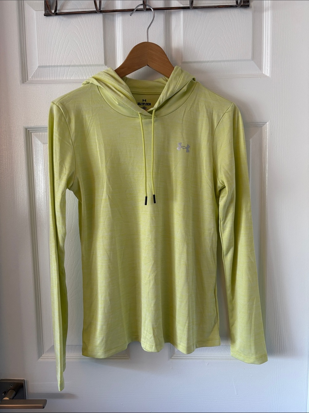 Under Armour Yellow Lightweight Women's Hooded Long Sleeve Top